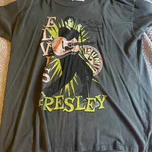 Brand New Daydreamer Elvis Graphic Tee!